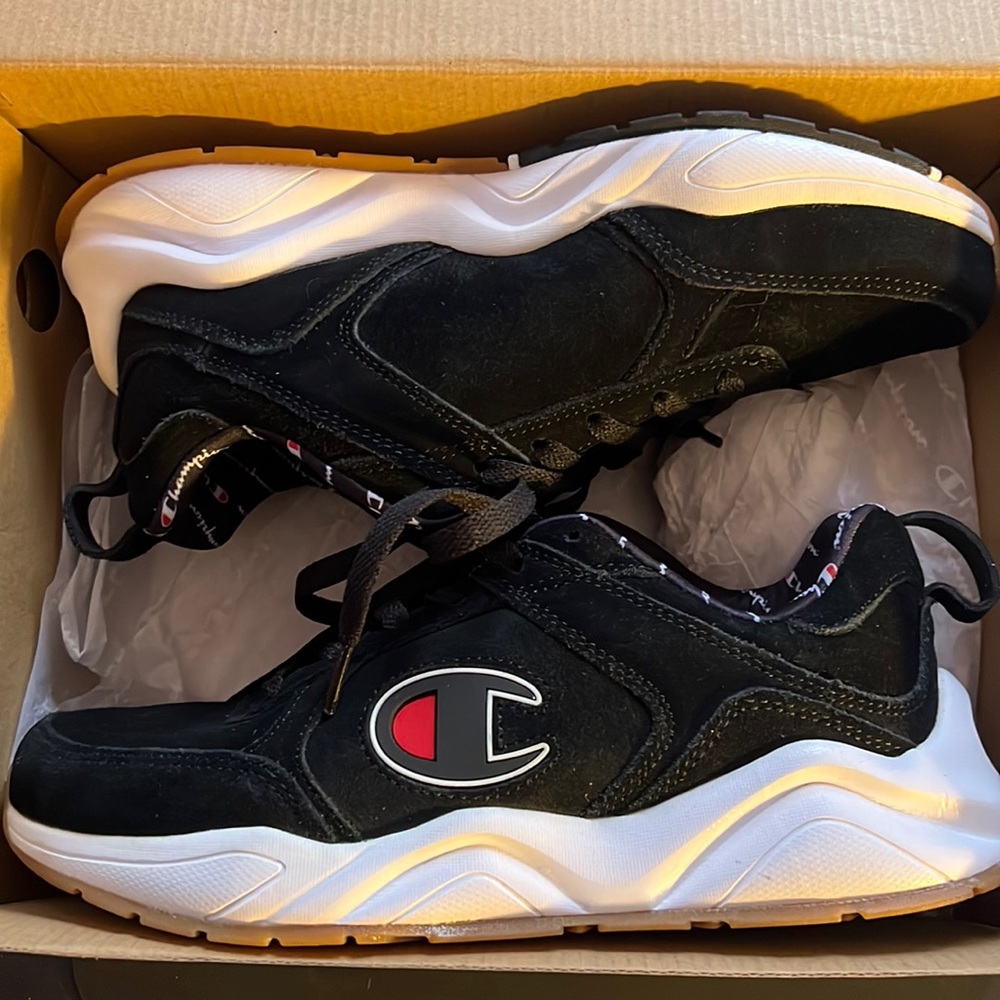 Brand new in box! Youth size 6…womens size 7.5